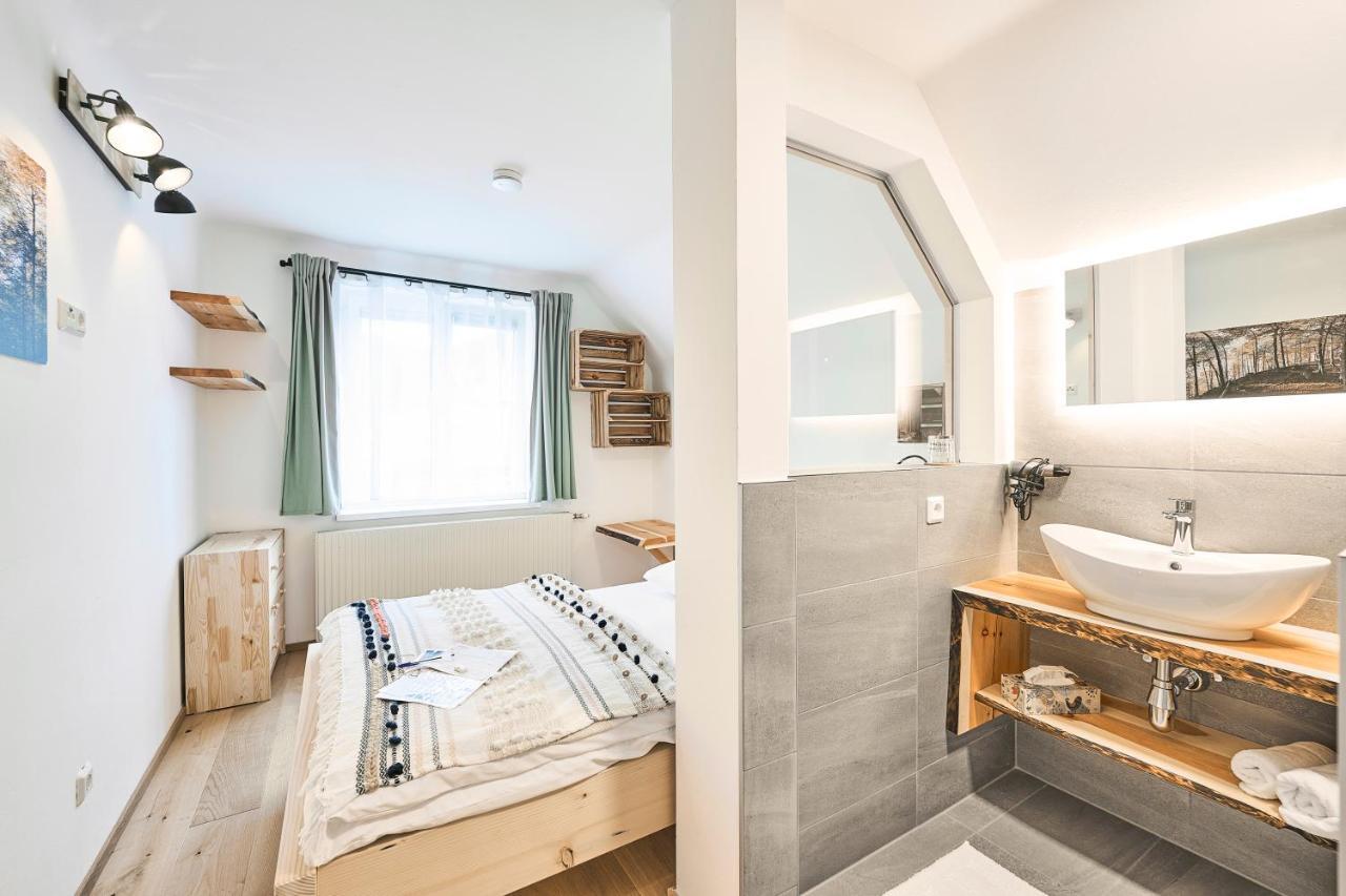 Gastehaus Zeitraum Bed & Breakfast Admont Bagian luar foto
